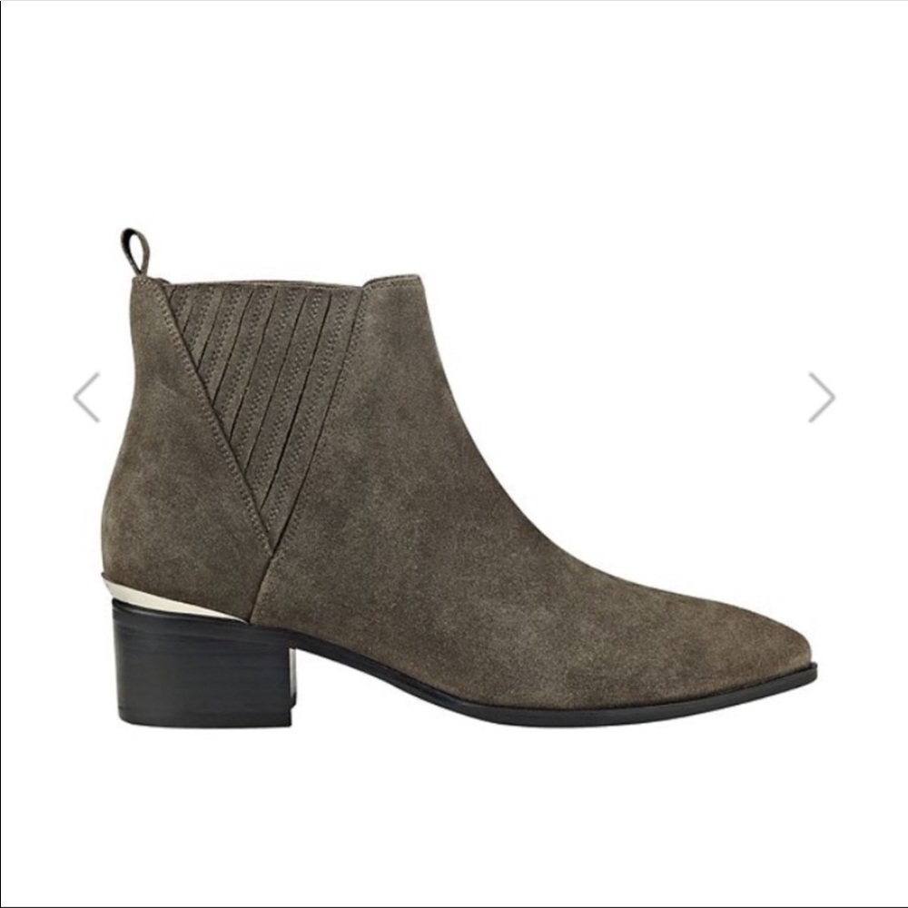 Guess boots